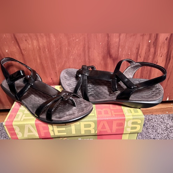 Beartrap Black Sandals - Picture 2 of 4
